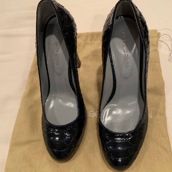 Shoes, heels - NWOT Sergio Rossi dark navy heels, hidden platform - Picture 3 of 15